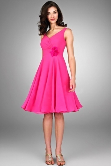 Robe chic rose fuchsia vintage décolleté V courte pour témoin mariage